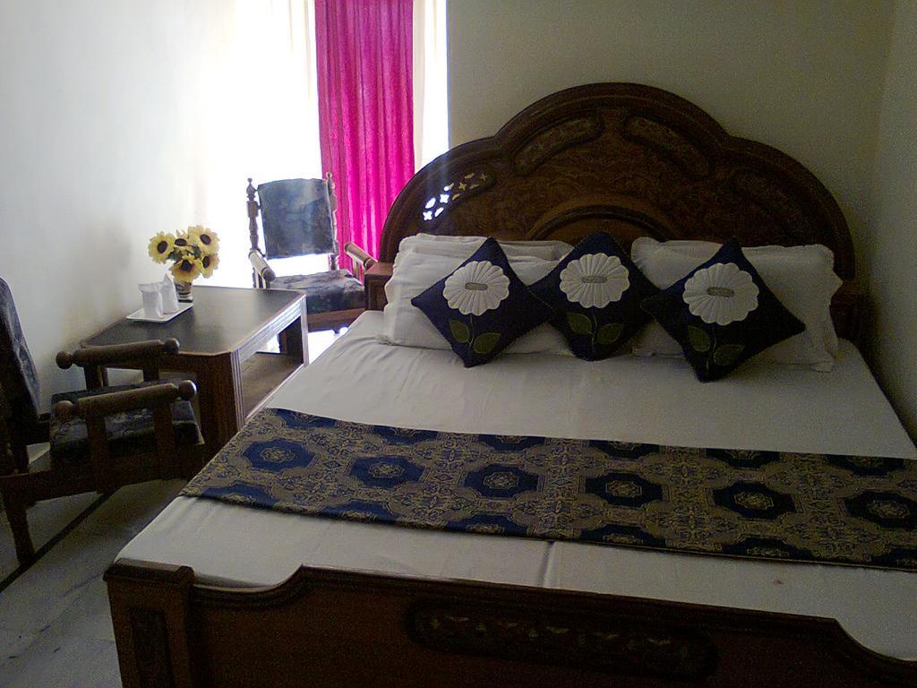 ناينيتال Hotel Arsh International الغرفة الصورة