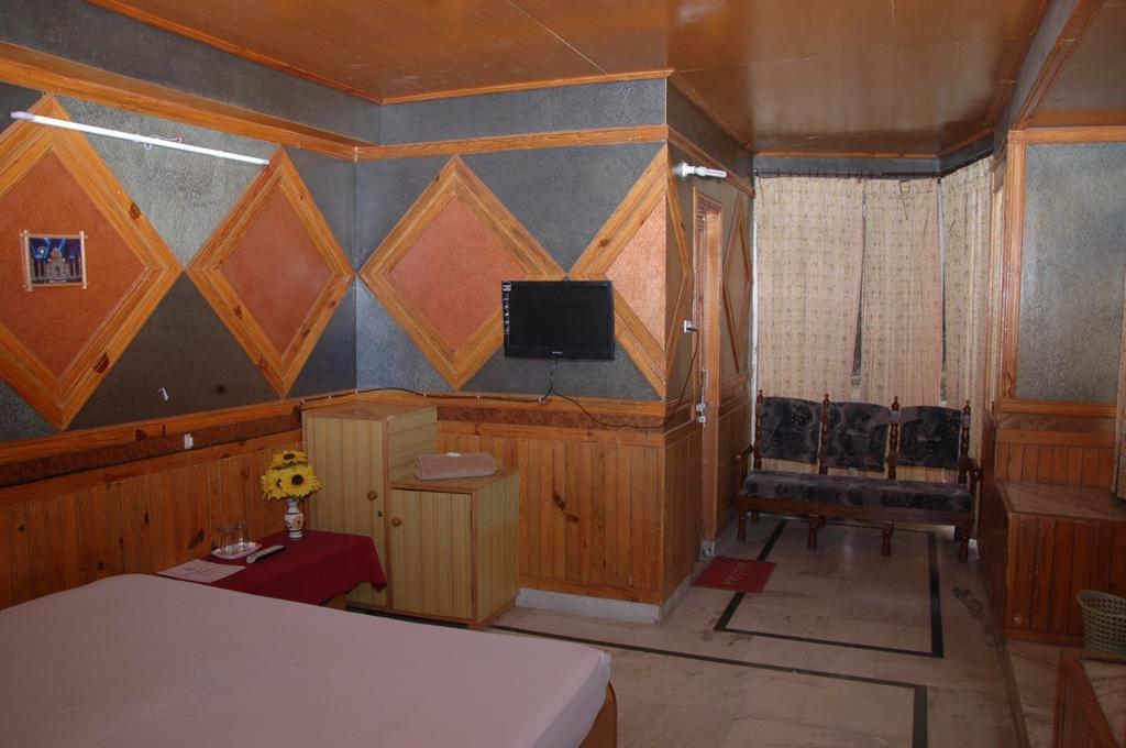 ناينيتال Hotel Arsh International المظهر الخارجي الصورة