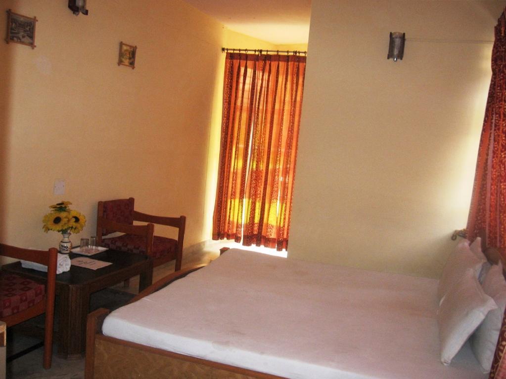 ناينيتال Hotel Arsh International الغرفة الصورة