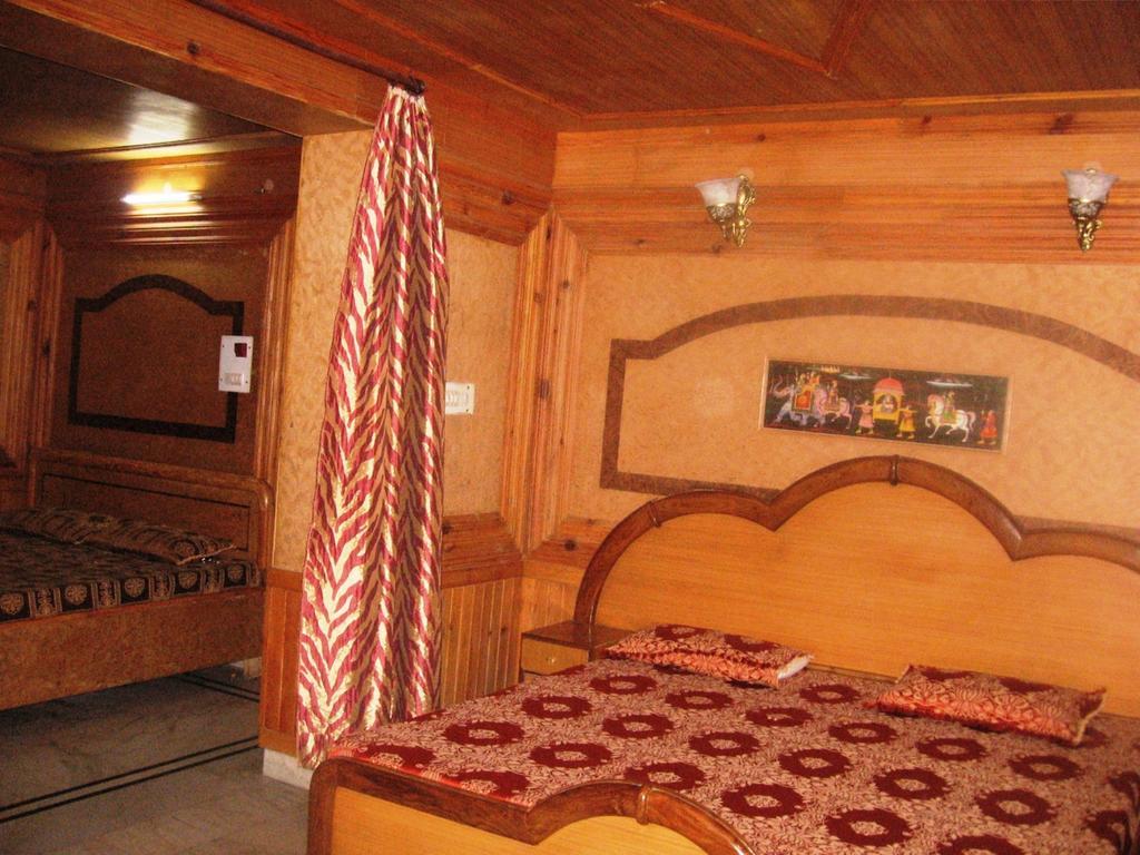 ناينيتال Hotel Arsh International المظهر الخارجي الصورة