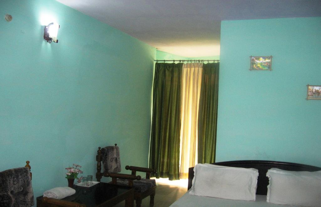 ناينيتال Hotel Arsh International الغرفة الصورة